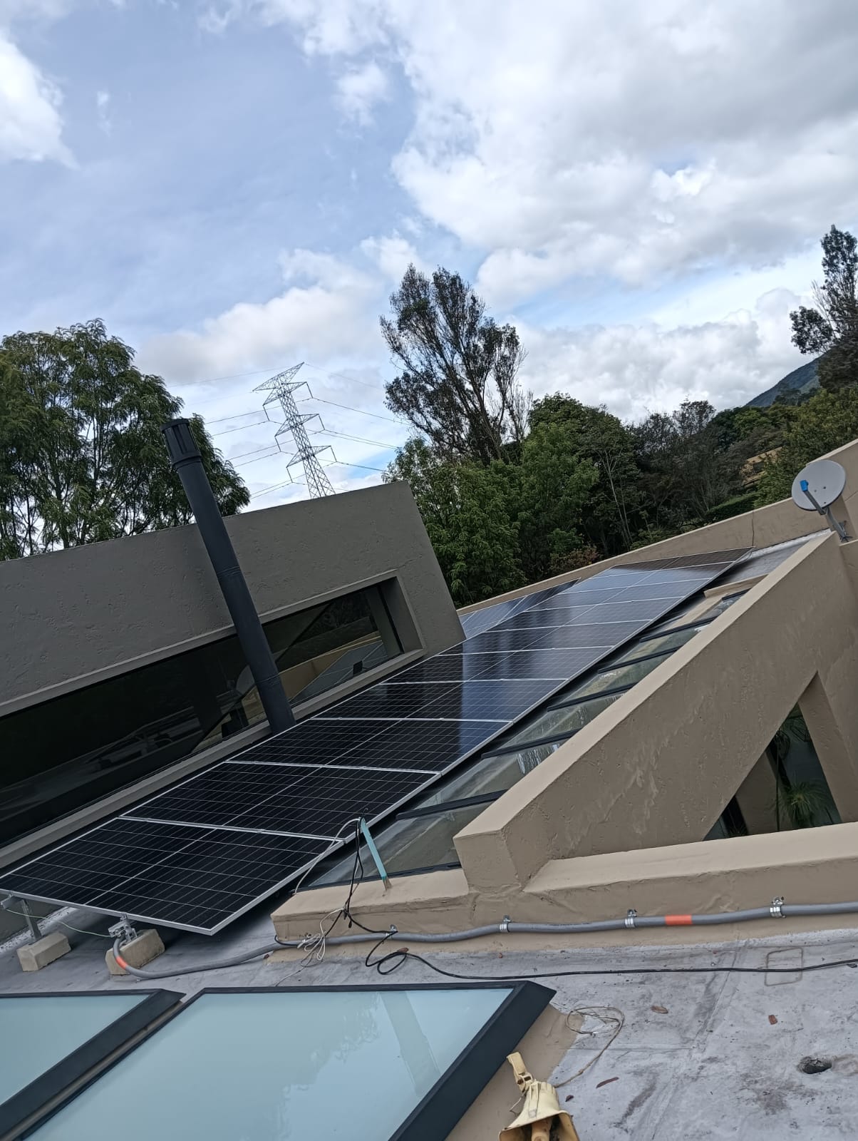 Detalle de paneles sobre claraboya en Sabana de Bogotá